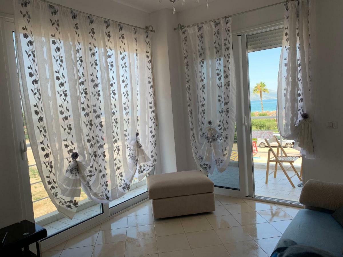 Beachfront Apartament Orikum